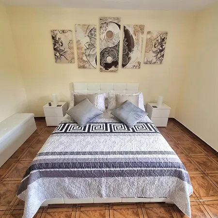 House In Sanatana, Near Hiking Trails And Levadas, Pico Ruivo