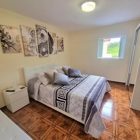 House In Sanatana, Near Hiking Trails And Levadas, Pico Ruivo Dom wakacyjny *