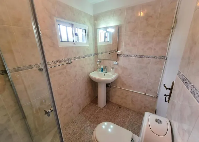 Madeira Hiking Getaway Near Pico Ruivo And Levadas Base 桑塔纳