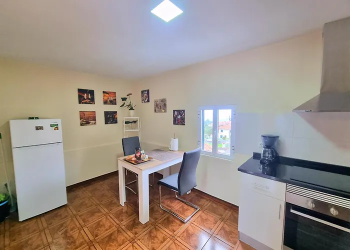 Madeira Hiking Getaway Near Pico Ruivo And Levadas Base * 桑塔纳