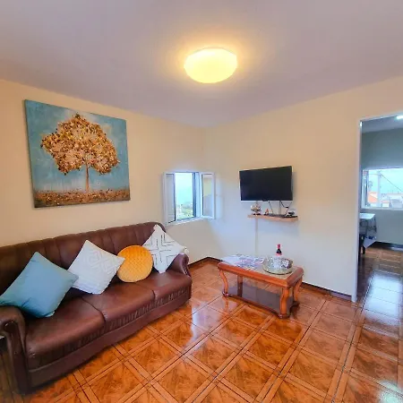Дом отдыха House In Sanatana, Near Hiking Trails And Levadas, Pico Ruivo
